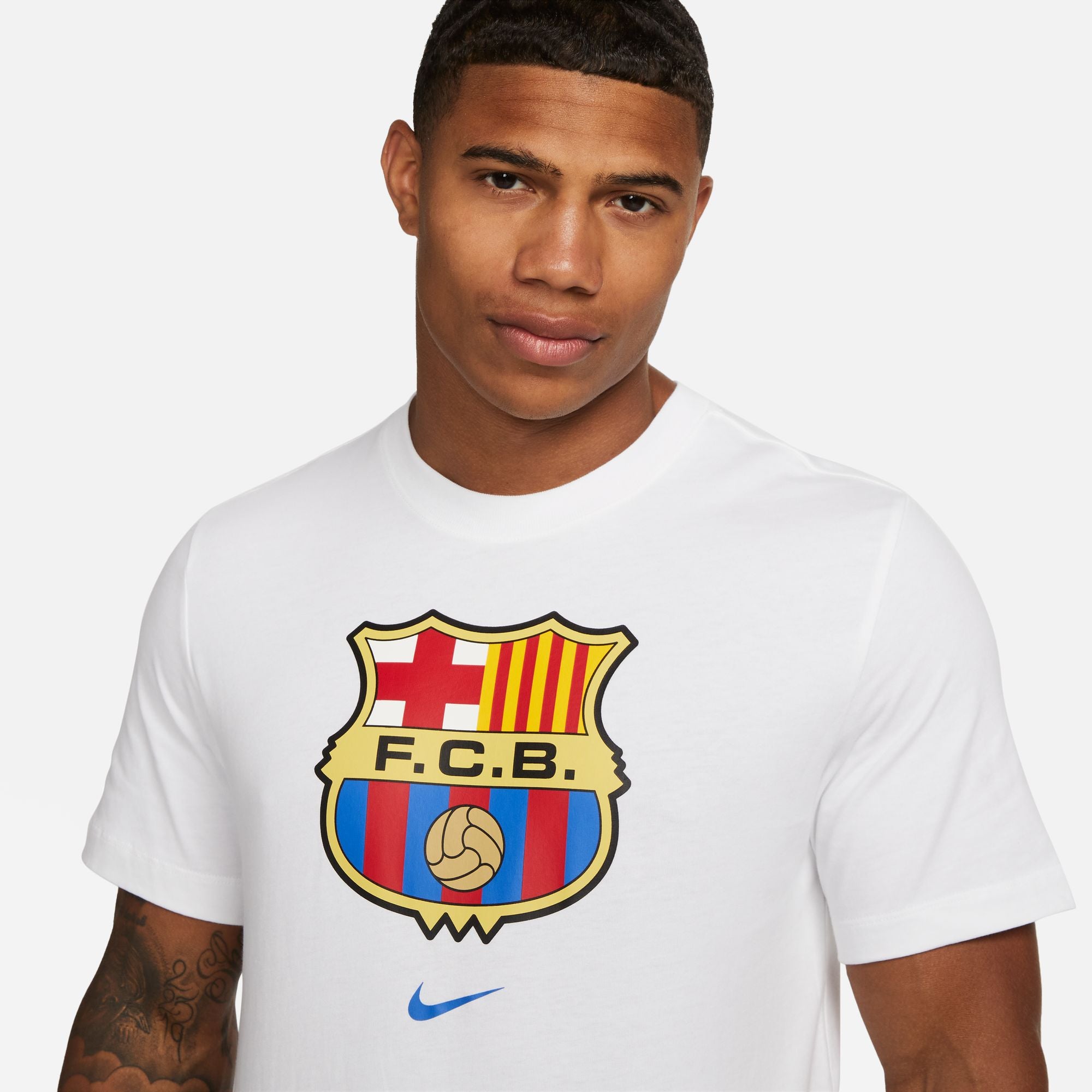 Nike ﻿FC Barcelona Crest T-Shirt – BOOTCAMP Football Shop